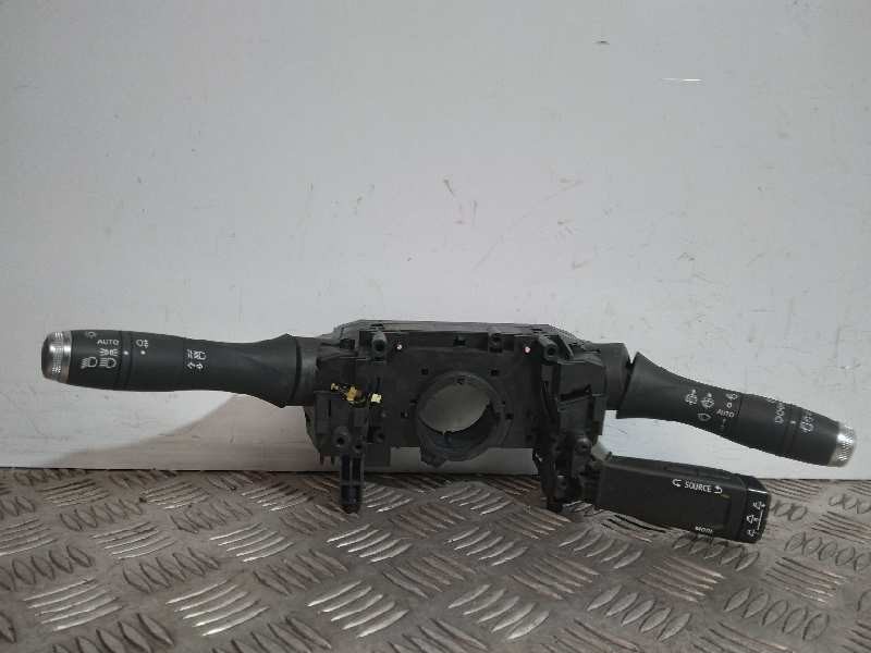 Recambio de mando multifuncion para renault captur ii intens referencia OEM IAM 255675601R  