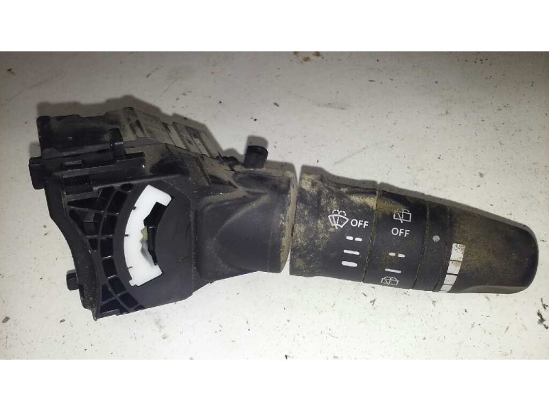 Recambio de mando limpia para nissan x-trail (t30) le referencia OEM IAM 252608H9054119  