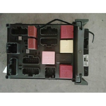 Recambio de caja reles / fusibles para renault espace iv (jk0) dynamique referencia OEM IAM 8200403409  