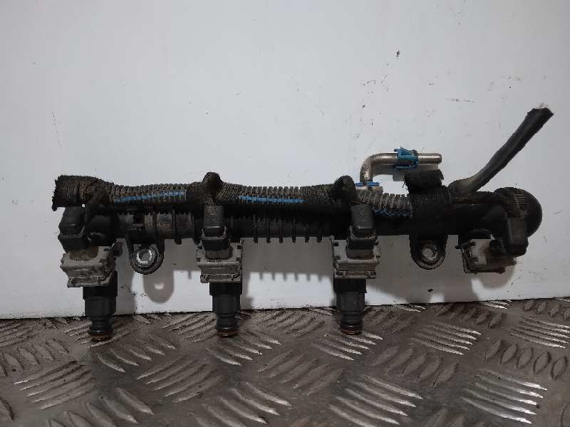 Recambio de rampa inyectora para opel corsa c club referencia OEM IAM 0280151076 LE FALTA UN INYECTOR 