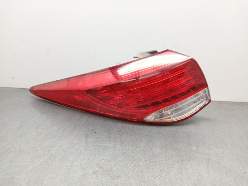 Recambio de piloto trasero izquierdo para hyundai i40 i cw (vf) 1.7 crdi referencia OEM IAM 924013Z0  