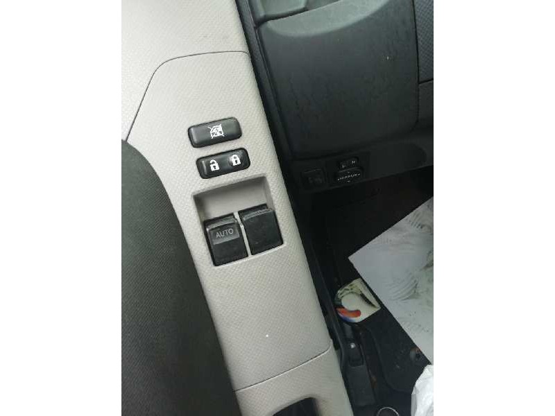 Recambio de mando elevalunas delantero izquierdo para toyota yaris live referencia OEM IAM  DE 2 