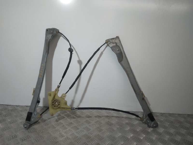 Recambio de elevalunas delantero izquierdo para renault laguna iii dynamique referencia OEM IAM 807010002R SOLO MECANISMO 