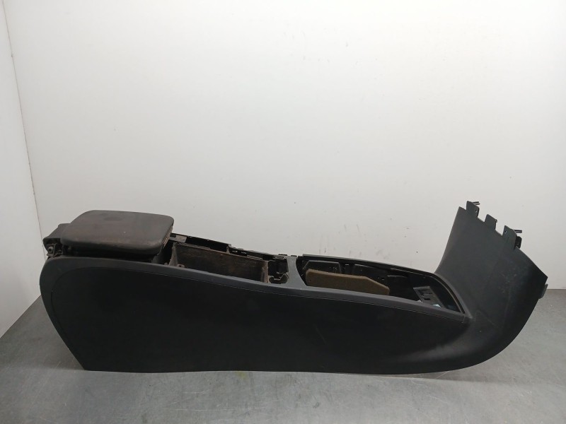 Recambio de apoyabrazos central para volvo c30 1.6 d referencia OEM IAM 30755375  