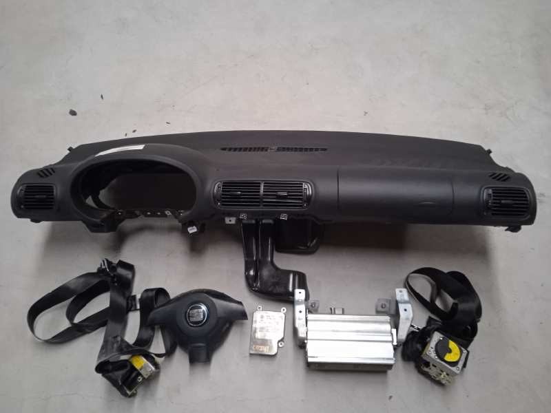 Recambio de kit airbag para seat leon (1m1) fr special edition referencia OEM IAM 1C0909605A  