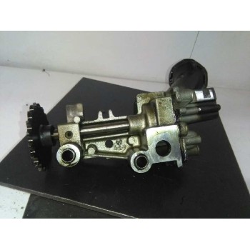 Recambio de bomba aceite para opel vivaro combi 2.7t corto referencia OEM IAM 7700600252  