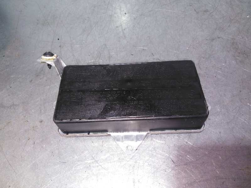 Recambio de airbag delantero izquierdo para mercedes-benz vaneo (w414) furgoneta compacta referencia OEM IAM 1688600105  RODILLA