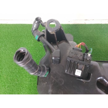 Recambio de deposito adblue para volkswagen golf vii (5g1, bq1, be1, be2) 1.6 tdi referencia OEM IAM 5Q0131331C  