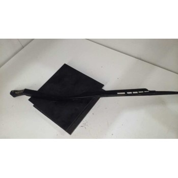 BRAZO LIMPIA DELANTERO DERECHO 