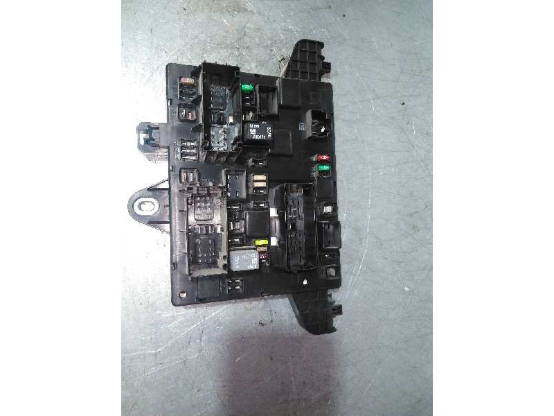 Recambio de caja reles / fusibles para opel astra j lim. enjoy referencia OEM IAM 13302300  