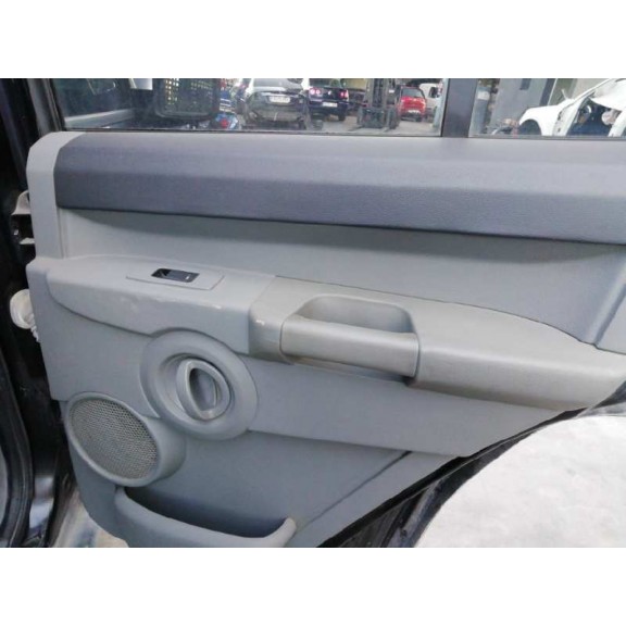 Recambio de guarnecido puerta trasera derecha para jeep commander 3.0 v6 crd limited referencia OEM IAM   