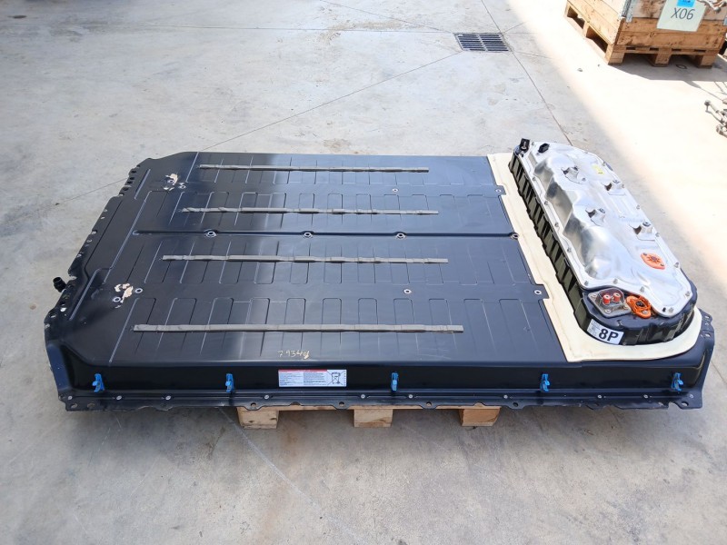 Recambio de bateria para tesla model 3 ev referencia OEM IAM 166696900D  35.000KM