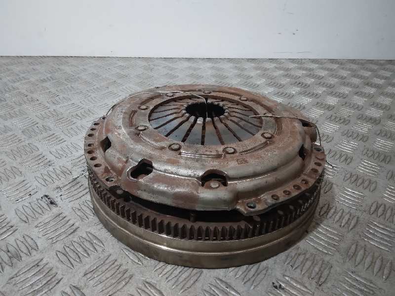 Recambio de volante motor para volkswagen golf vii lim. advance bluemotion tech. referencia OEM IAM   