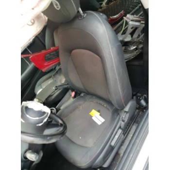 ASIENTO DELANTERO IZQUIERDO 