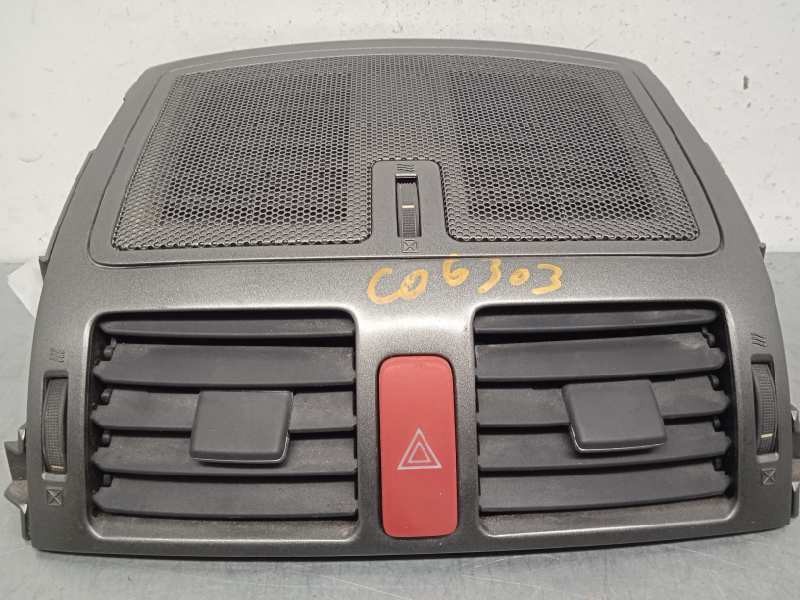 Recambio de aireador para toyota auris luna referencia OEM IAM 11GY06 CENTRAL 