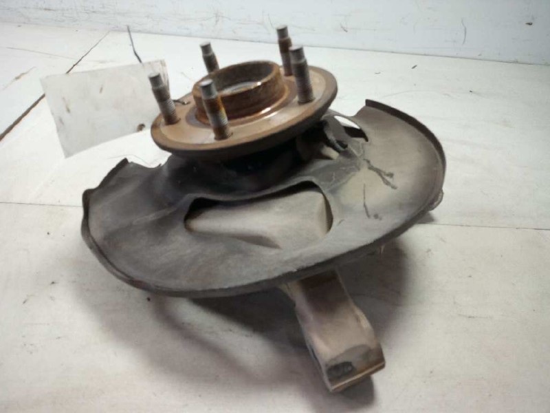 Recambio de mangueta delantera izquierda para chevrolet captiva 2.2 vcdi lt 2wd referencia OEM IAM Cb31000600  