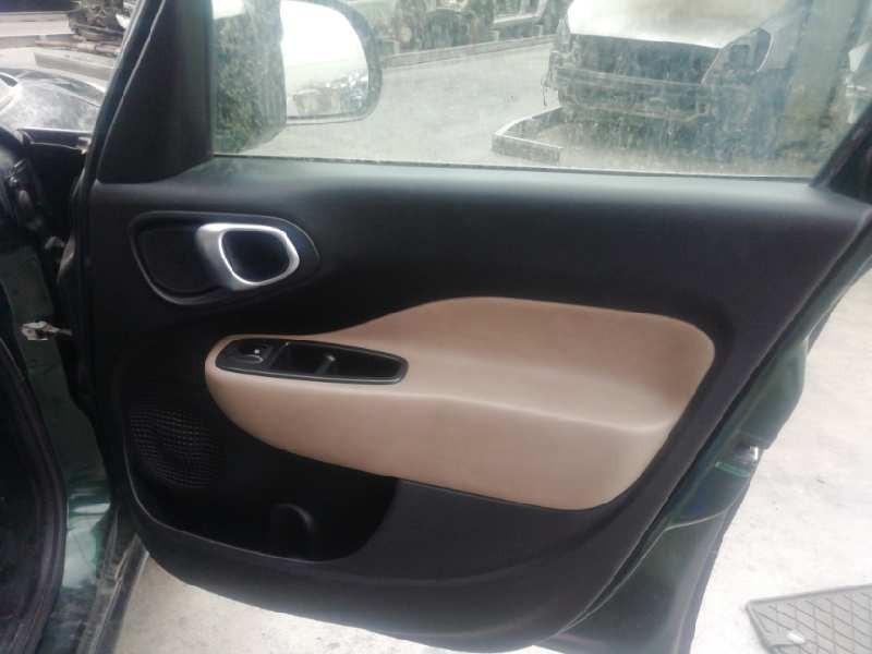 Recambio de guarnecido puerta delantera derecha para fiat 500 l (330) basic referencia OEM IAM 2298606  