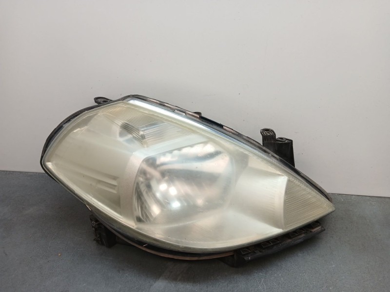 Recambio de faro derecho para nissan tiida (c11x/sc11x) 1.6 16v cat referencia OEM IAM 26010em00a  