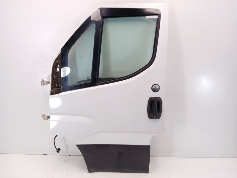 Recambio de puerta delantera izquierda para iveco daily vi caja/chasis 33s16, 35s16, 35c16, 40c16, 50c16 referencia OEM IAM 5801