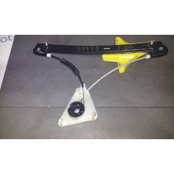 ELEVALUNAS TRASERO DERECHO 