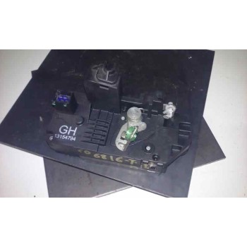 Recambio de cerradura puerta trasera derecha para opel meriva blue line referencia OEM IAM 13154794  3 PINS