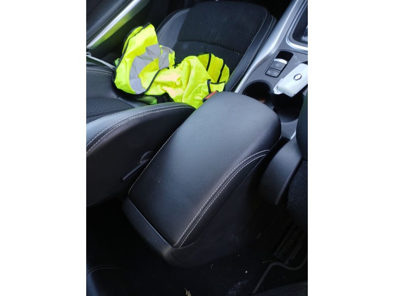 Recambio de apoyabrazos central para renault kadjar (ha_, hl_) 1.2 tce 130 referencia OEM IAM 969108008r  