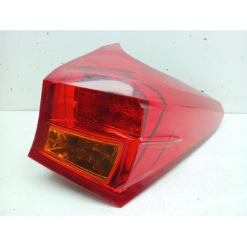 PILOTO TRASERO DERECHO 8155102710 2013-2015