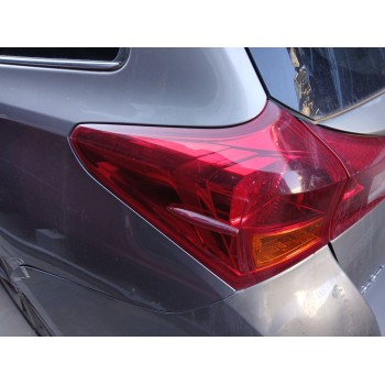 PILOTO TRASERO IZQUIERDO 8156102710 2013-2015