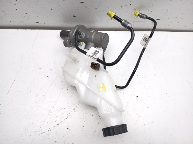 Recambio de bomba freno para omoda 5 referencia OEM IAM 204002877AA  