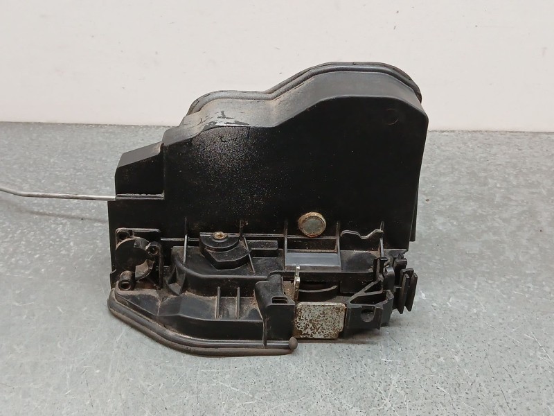 Recambio de cerradura puerta trasera derecha para bmw x5 (e70) xdrive30d referencia OEM IAM 7276674 4 pines 
