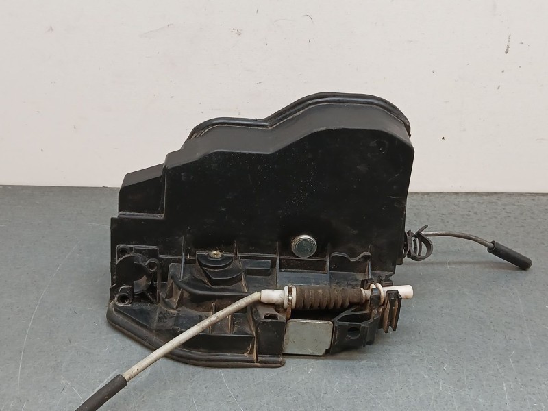 Recambio de cerradura puerta delantera derecha para bmw x5 (e70) xdrive30d referencia OEM IAM a053702 4 pines 
