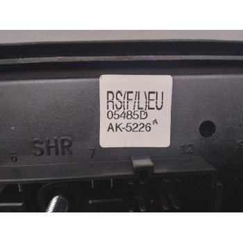Recambio de caja reles / fusibles para kia carens 2.0 crdi ex monovolumen referencia OEM IAM AK5226  