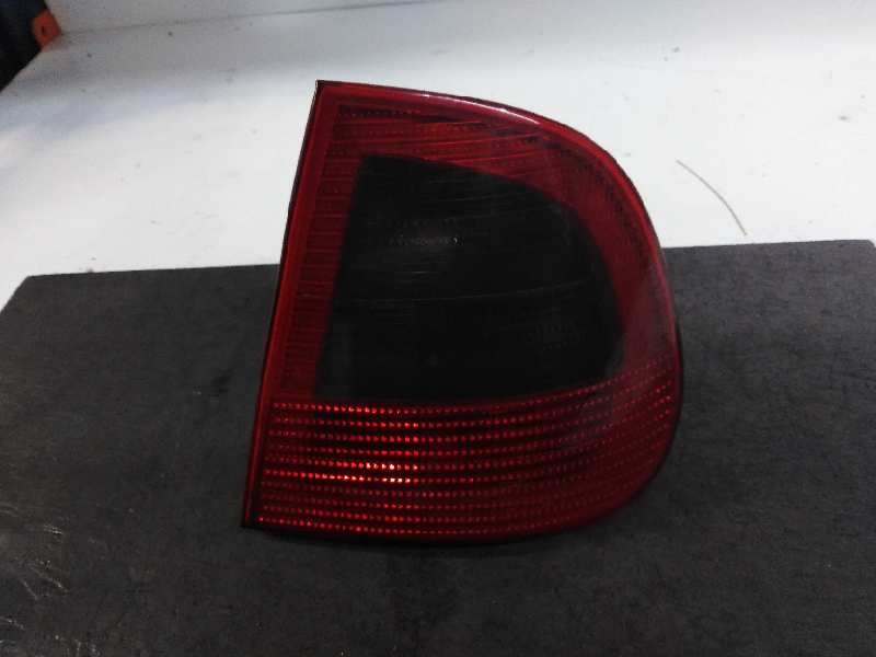 Recambio de piloto trasero derecho para seat cordoba berlina (6k2) 1.4 referencia OEM IAM EXT  