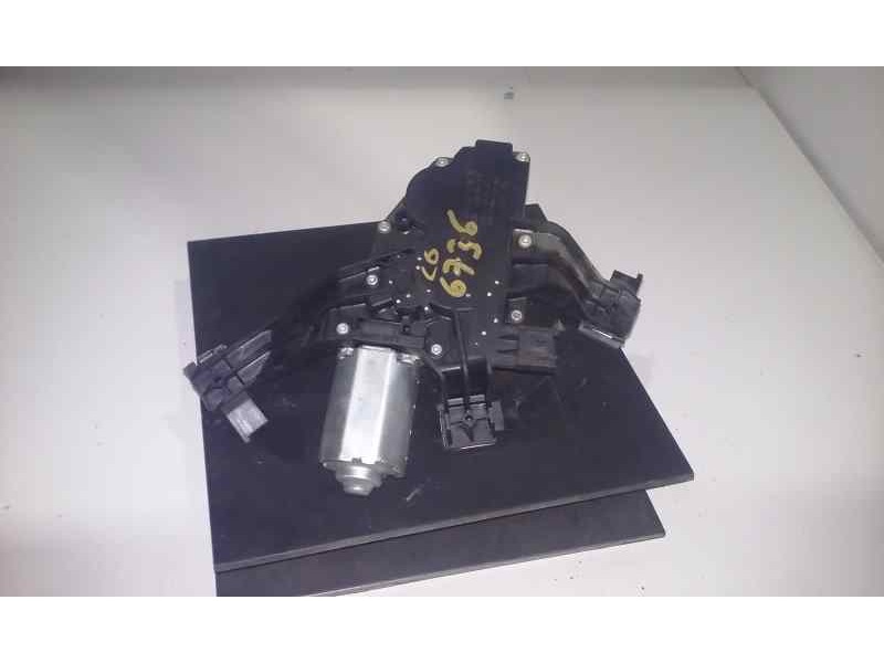 Recambio de motor limpia trasero para peugeot 207 urban referencia OEM IAM 9652418780  BOSCH