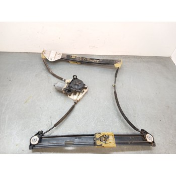 ELEVALUNAS DELANTERO DERECHO 8W0959802 