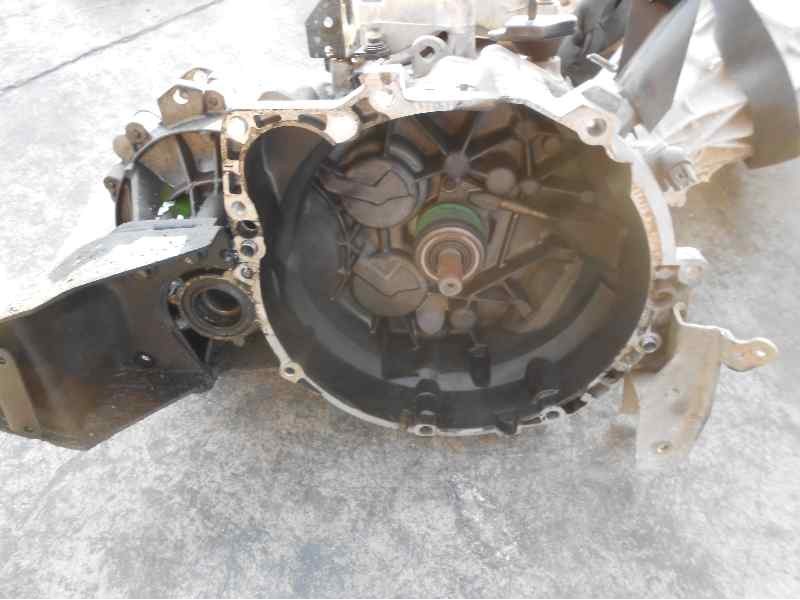 Recambio de caja cambios para volvo v40 familiar 1.9 d referencia OEM IAM T116878  