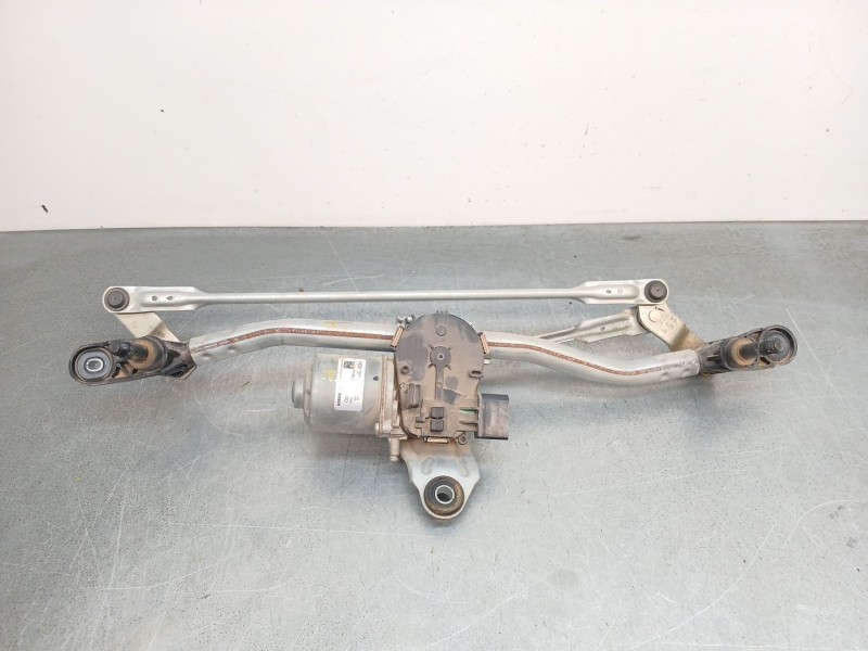 Recambio de motor limpia delantero para omoda 5 referencia OEM IAM 608000187aa  