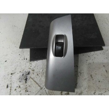 MANDO ELEVALUNAS TRASERO DERECHO 