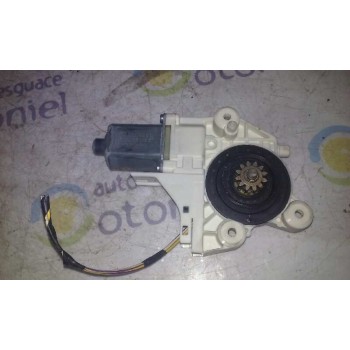 MOTOR ELEVALUNAS DELANTERO DERECHO 