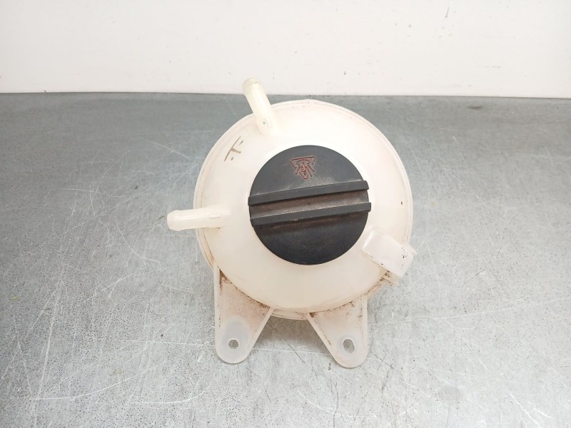 Recambio de botella de expansion para omoda 5 referencia OEM IAM t211311110  