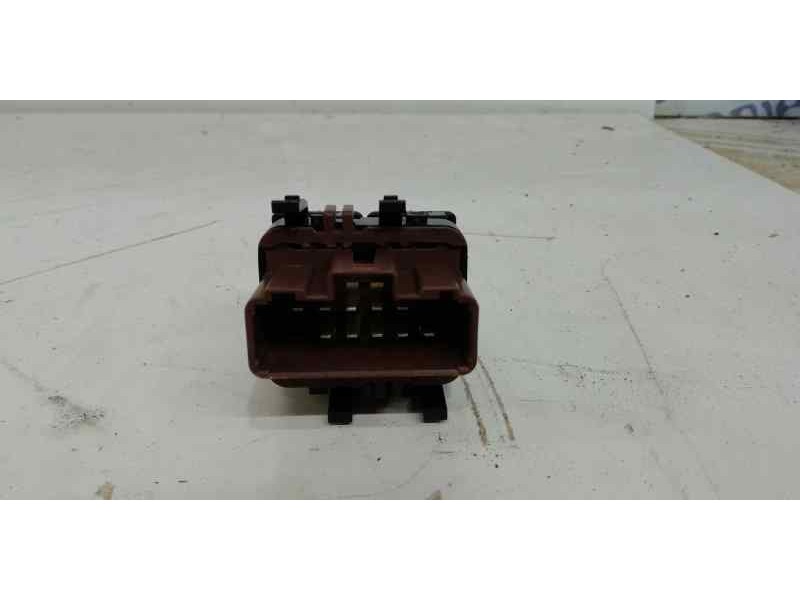 Recambio de mando elevalunas delantero izquierdo para renault scenic ii referencia OEM IAM  NUEVO MARRON