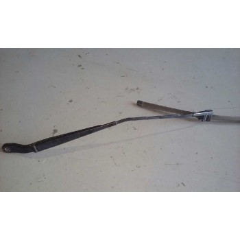 BRAZO LIMPIA DELANTERO DERECHO 