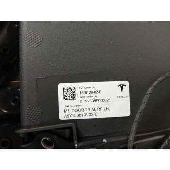 Recambio de guarnecido puerta trasera izquierda para tesla model 3 ev referencia OEM IAM 158812802E  
