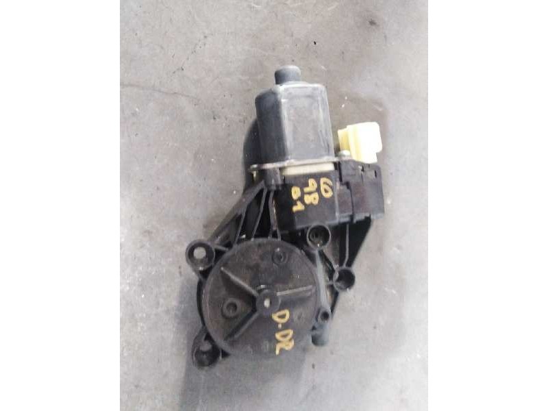 Recambio de motor elevalunas delantero derecho para ford fiesta (cb1) ambiente referencia OEM IAM 8A6114553A  