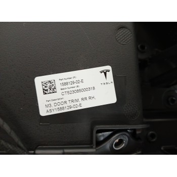 Recambio de guarnecido puerta trasera derecha para tesla model 3 ev referencia OEM IAM 158812902E  