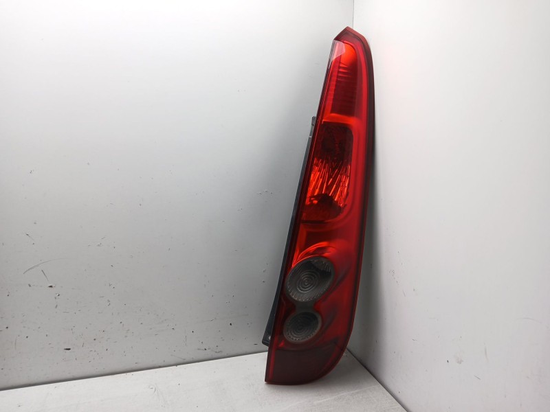 Recambio de piloto trasero derecho para ford fiesta (cbk) ambiente referencia OEM IAM 6S6113404AG 2ª 5P