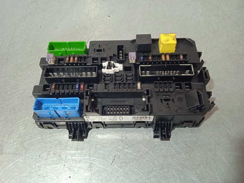 Recambio de caja reles / fusibles para opel astra h berlina cosmo referencia OEM IAM 13145017 5DK00866930 
