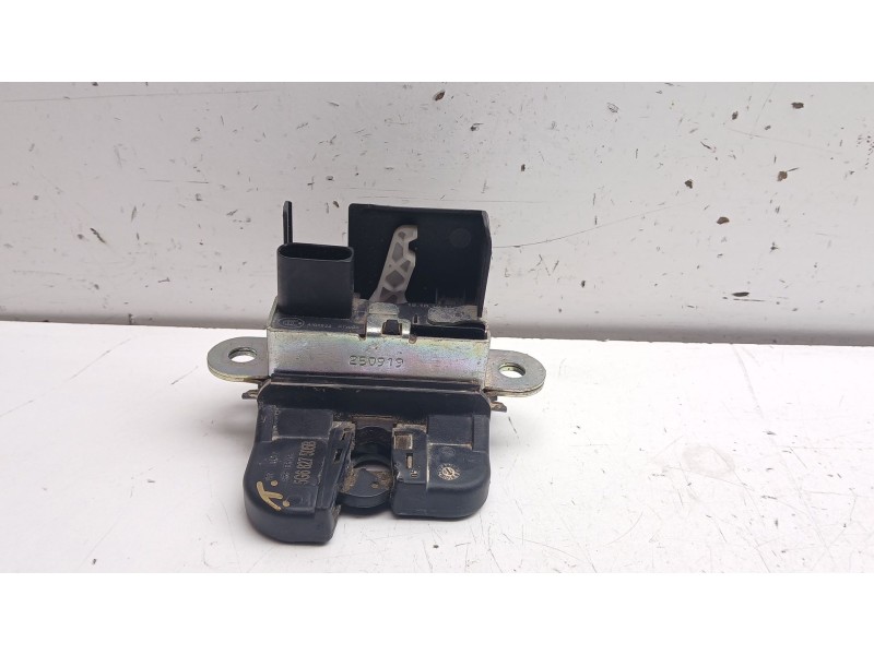Recambio de cerradura maletero / porton para volkswagen golf vii lim. (bq1) advance referencia OEM IAM 5g6827505b  