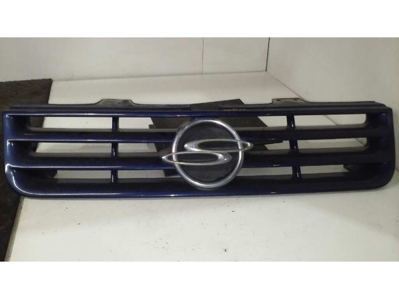 Recambio de rejilla delantera para ssangyong musso 2.3 d referencia OEM IAM   