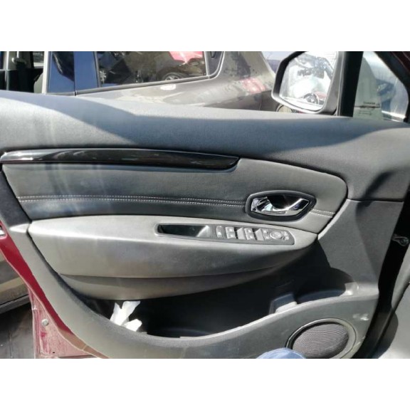 Recambio de guarnecido puerta delantera izquierda para renault scenic iii grand dynamique referencia OEM IAM   